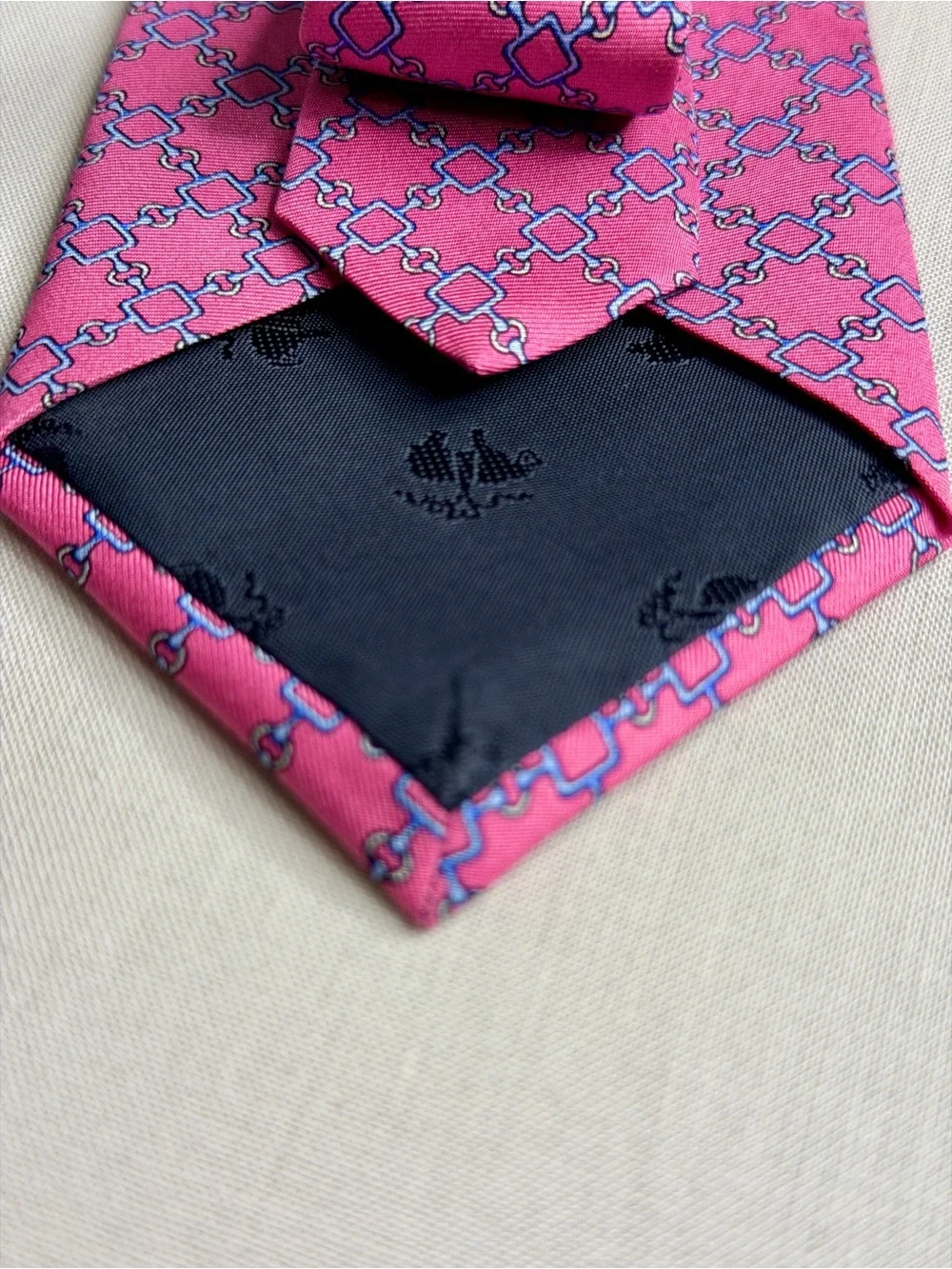 Brooks Brothers Pink Silk Tie with Blue Geometric Chain Pattern
